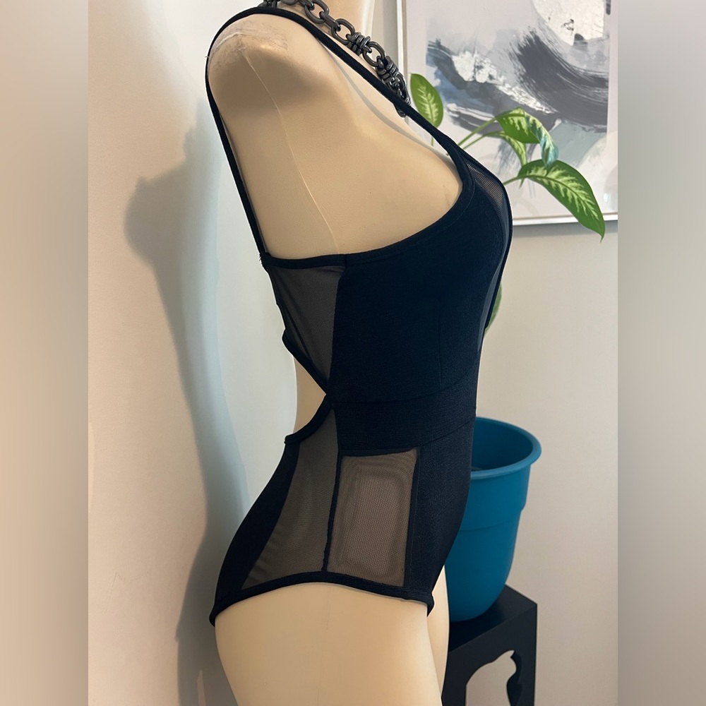 Boohoo Petite Sheer Deep Neck Bodysuit - Picture 12 of 12